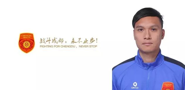 除了片名《北京晚9朝5》外，结合slogan：;有情人终成眷属，一针见血的明确了电影的爱情主题，圣诞档期在每年电影市场中占据的角色越发重要，而这样一部浪漫喜感的爱情电影入场无疑也是为整个档期增加了一个新的选项